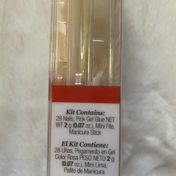 New Kiss nail kit with glue and 28 nails size Real short - Picture 4 of 5